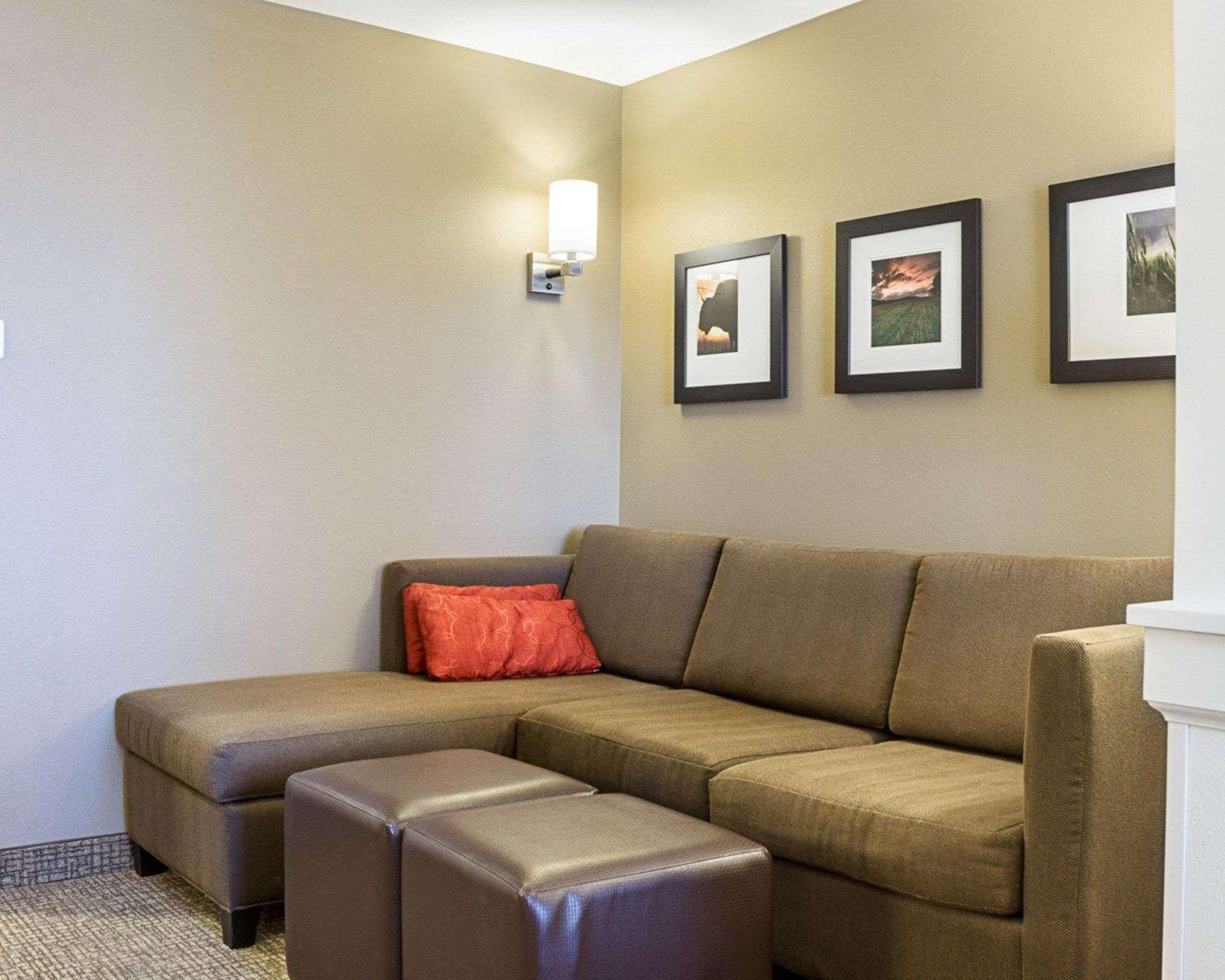 Comfort Suites Medical Center Fargo Exterior photo